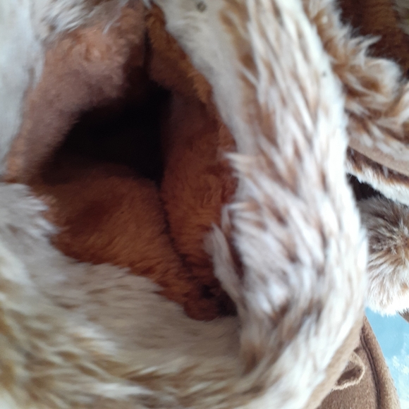 Brown and tan fuzzy comfortable boots - Picture 9 of 9